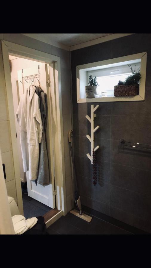 Villa Lillgarden With Sauna And Jacuzzi นอเชอร์ปิง ภายนอก รูปภาพ